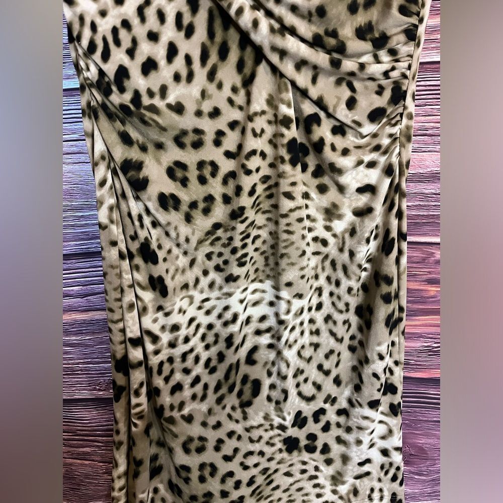 Vince Camuto Leopard Print Dress Low-Cut Chest, Sleeveless. Size Medium. - Picture 7 of 7